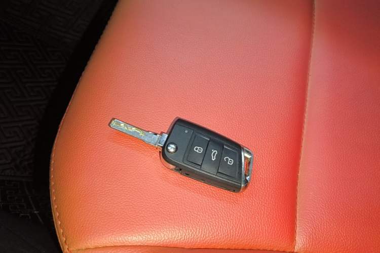 Used Volkswagen Lamando 2019 230TSI DSG Fashion Edition China V Standard Vehicle Key