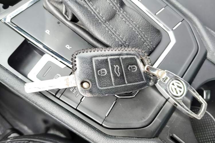 Used Volkswagen Lamando 2019 230TSI DSG Fashion Edition China V Standard Vehicle Key