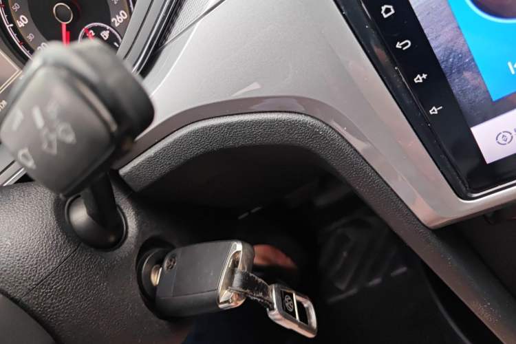 Used Volkswagen Lamando 2019 230TSI DSG Fashion Edition China V Standard Vehicle Key