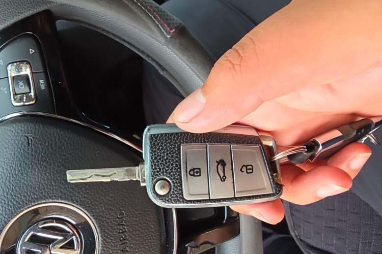 Used Volkswagen Lamando 2019 230TSI DSG Fashion Edition China V Standard Vehicle Key