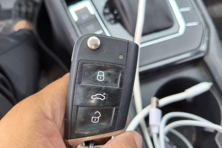 Used Volkswagen Lamando 2019 280TSI DSG Comfort Edition China VI standard Vehicle Key