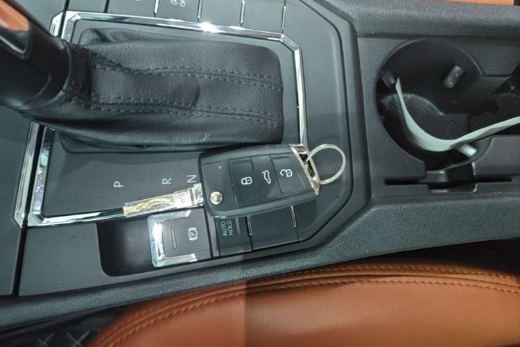 Used Volkswagen Lamando 2019 230TSI DSG Fashion Edition China V Standard Vehicle Key