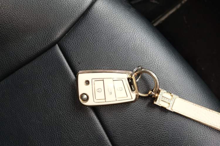 Used Volkswagen Lamando 2019 230TSI DSG Fashion Edition China V Standard Vehicle Key