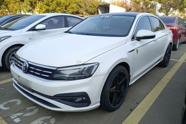 Ojetý Volkswagen Lamando 2019 230TSI DSG Fashion Edition China V Standard