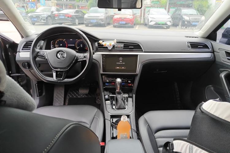 Used Volkswagen Lamando 2021 280TSI DSG Comfort Edition Center Console