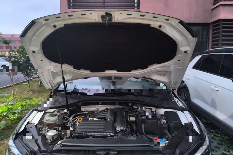 Used Volkswagen Lamando 2021 280TSI DSG Comfort Edition Engine Bay