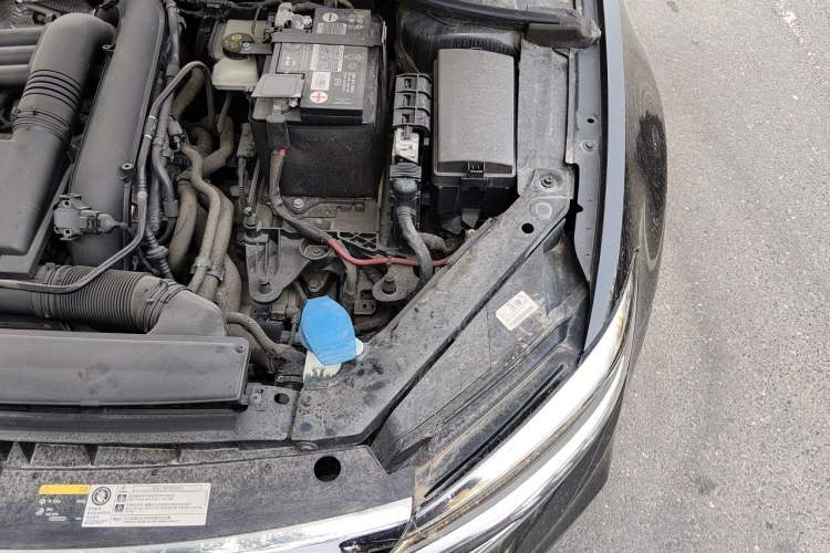 Used Volkswagen Lamando 2021 280TSI DSG Comfort Edition Engine Bay Left