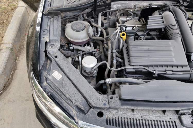 Used Volkswagen Lamando 2021 280TSI DSG Comfort Edition Engine Bay Right