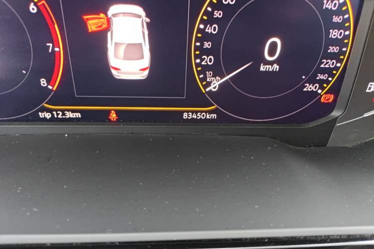 Used Volkswagen Lamando 2021 280TSI DSG Comfort Edition Odometer Close Up