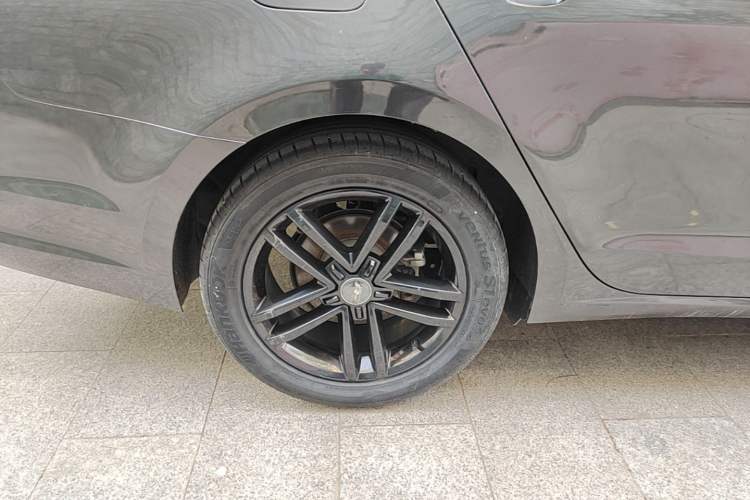 Used Volkswagen Lamando 2021 Revised Version 280TSI DSG Comfort Edition Right Rear Wheel Hub