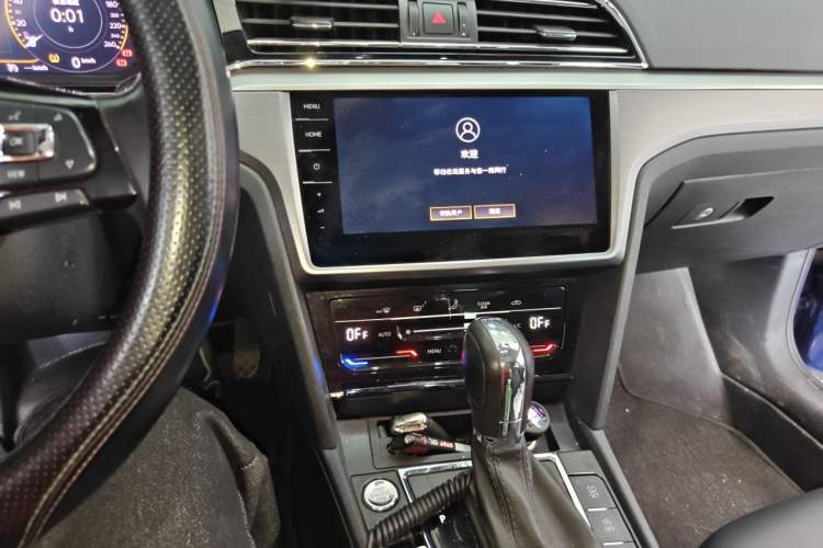 Used Volkswagen Lamando 2021 280TSI DSG Comfort Edition Audio And AC Panel