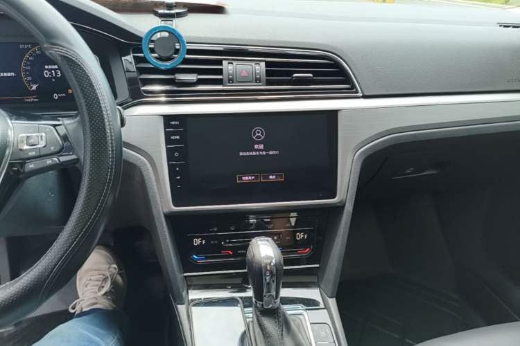 Used Volkswagen Lamando 2021 280TSI DSG Comfort Edition Audio And AC Panel
