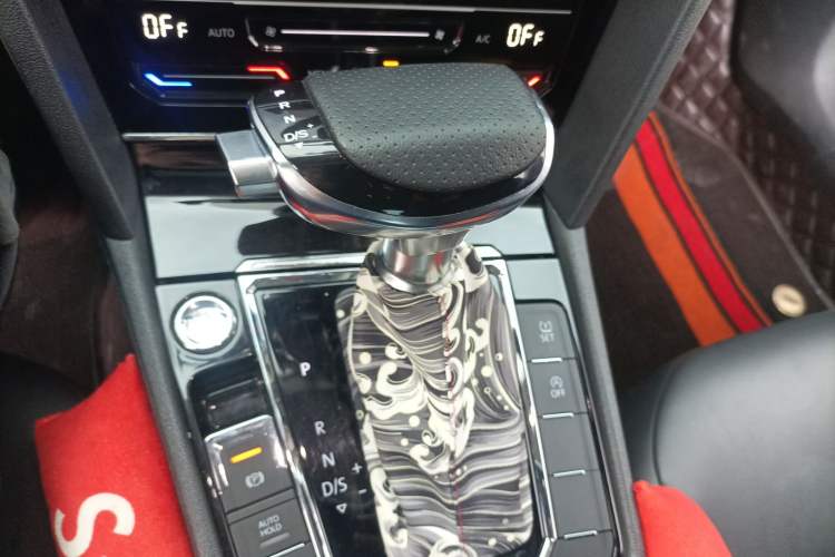 Used Volkswagen Lamando 2021 280TSI DSG Comfort Edition Gear Lever