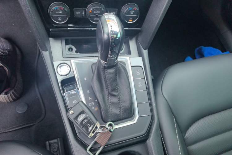 Used Volkswagen Lamando 2021 280TSI DSG Comfort Edition Gear Lever