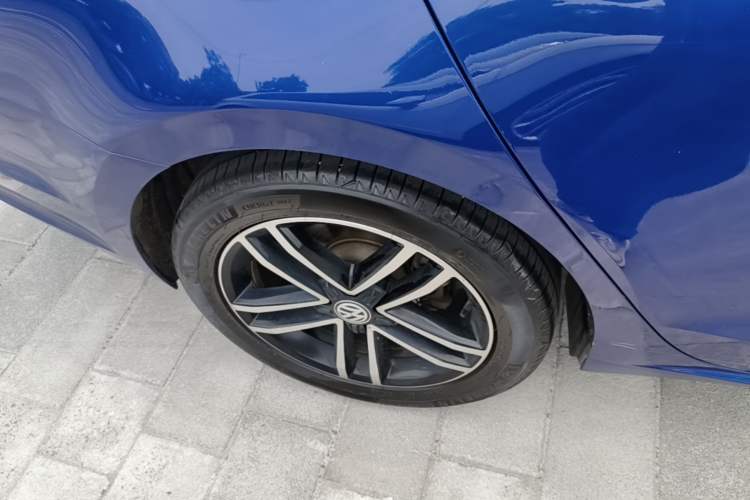 Used Volkswagen Lamando 2021 280TSI DSG Comfort Edition Right Rear Wheel Hub