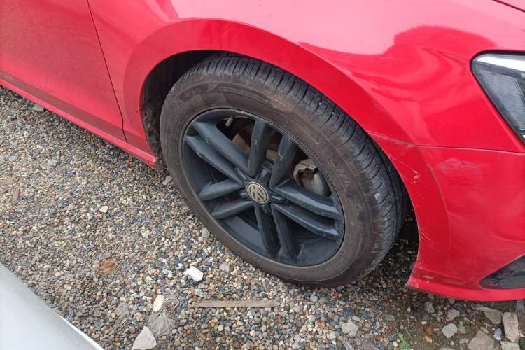 Used Volkswagen Lamando 2021 280TSI DSG Comfort Edition Right Front Wheel Hub
