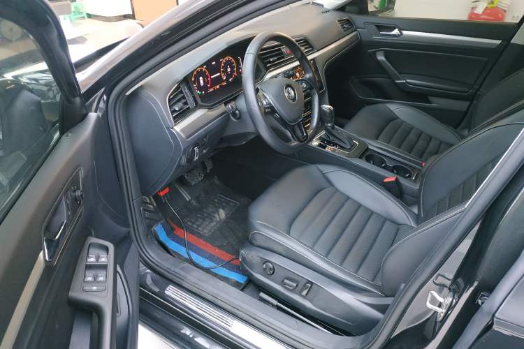 Used Volkswagen Lamando 2021 280TSI DSG Comfort Edition Driver Seat