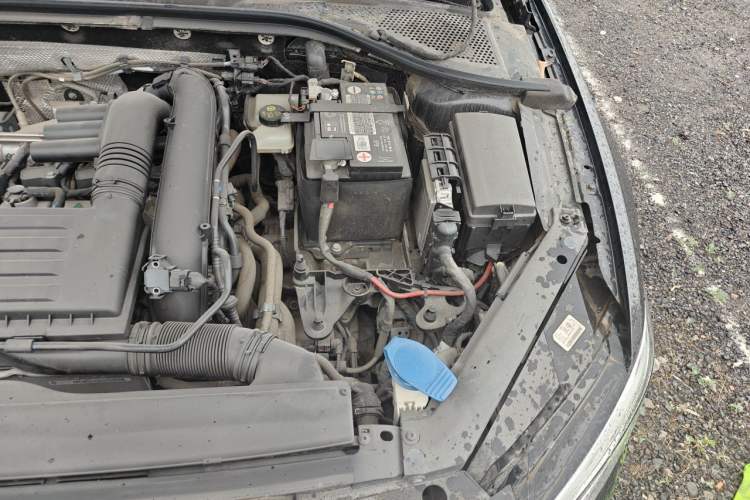 Used Volkswagen Lamando 2021 280TSI DSG Comfort Edition Engine Bay Left