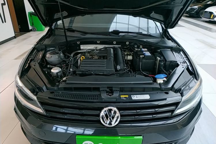 Used Volkswagen Lamando 2021 280TSI DSG Comfort Edition Engine Bay
