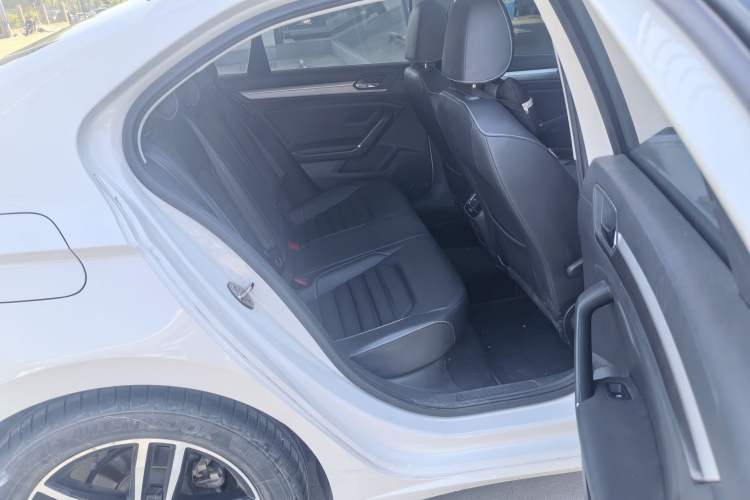 Used Volkswagen Lamando 2021 280TSI DSG Comfort Edition Exterior 6