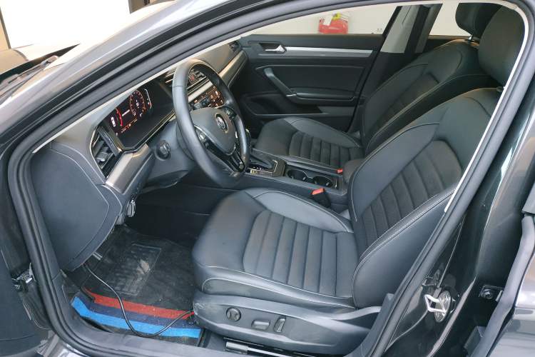Used Volkswagen Lamando 2021 280TSI DSG Comfort Edition Left Front Seat