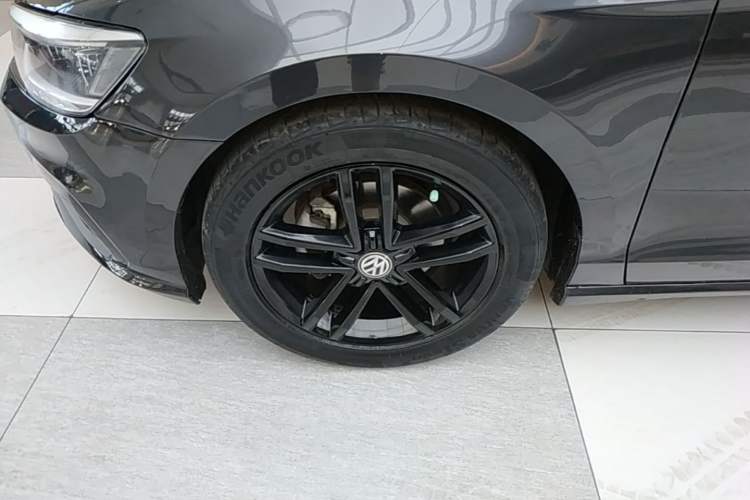 Used Volkswagen Lamando 2021 280TSI DSG Comfort Edition Left Front Wheel Hub