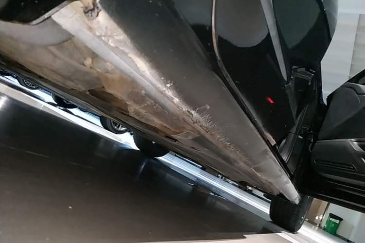 Used Volkswagen Lamando 2021 280TSI DSG Comfort Edition Right Side Sill
