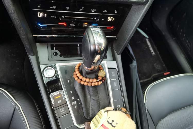 Used Volkswagen Lamando 2021 280TSI DSG Luxury Phantom Edition Gear Lever