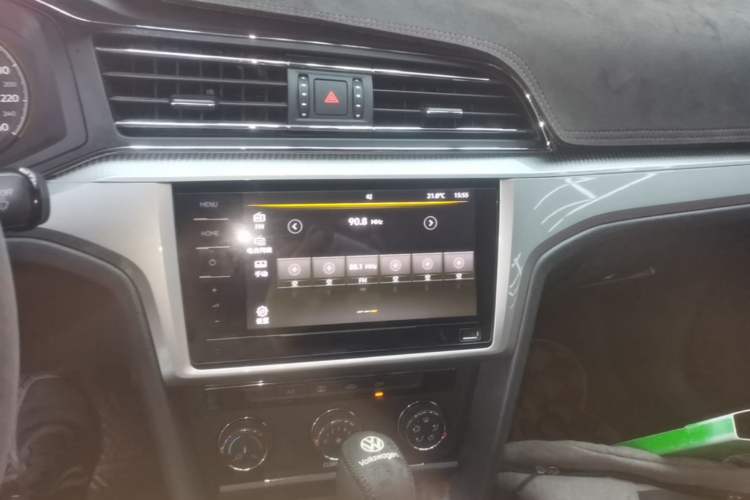 Used Volkswagen Lamando 2021 230TSI DSG Fashion Edition Audio And AC Panel