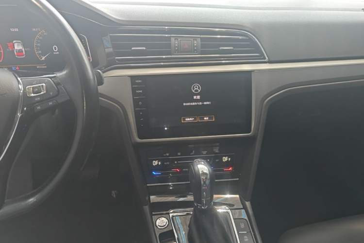 Used Volkswagen Lamando 2021 280TSI DSG Luxury Phantom Edition Audio And AC Panel