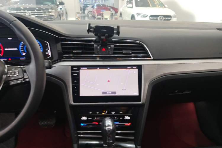Used Volkswagen Lamando 2021 280TSI DSG Comfort Edition Audio And AC Panel