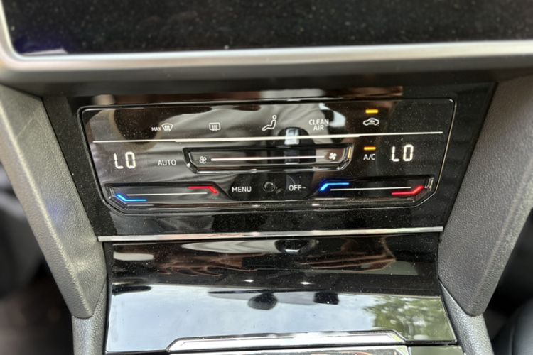Used Volkswagen Lamando 2021 280TSI DSG Comfort Edition Audio And AC Panel