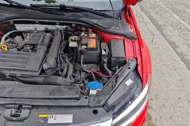 Used Volkswagen Lamando 2021 280TSI DSG Comfort Edition Engine Bay Left