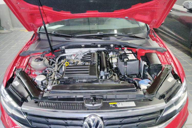 Used Volkswagen Lamando 2021 230TSI DSG Fashion Edition Engine Bay
