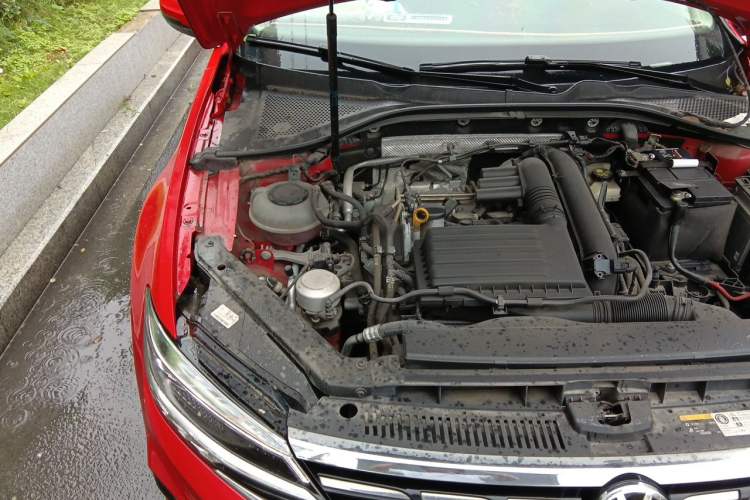 Used Volkswagen Lamando 2021 280TSI DSG Comfort Edition Engine Bay Right