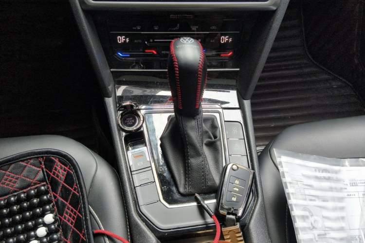 Used Volkswagen Lamando 2021 280TSI DSG Comfort Edition Gear Lever