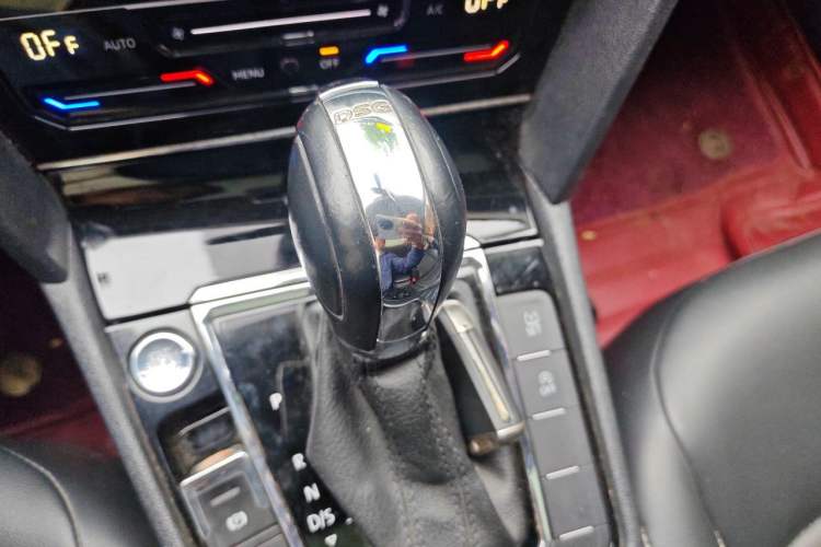 Used Volkswagen Lamando 2021 280TSI DSG Comfort Edition Gear Lever