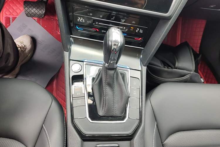 Used Volkswagen Lamando 2021 280TSI DSG Comfort Edition Gear Lever