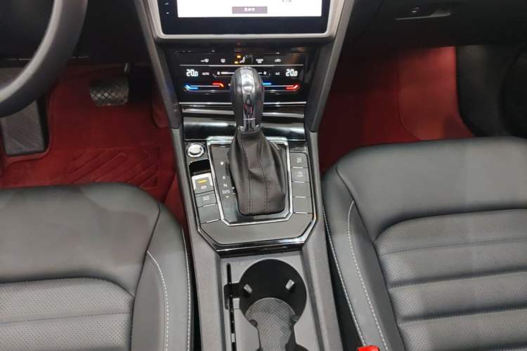 Used Volkswagen Lamando 2021 280TSI DSG Comfort Edition Gear Lever