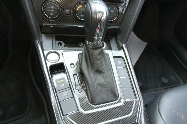 Used Volkswagen Lamando 2021 280TSI DSG Comfort Edition Gear Lever