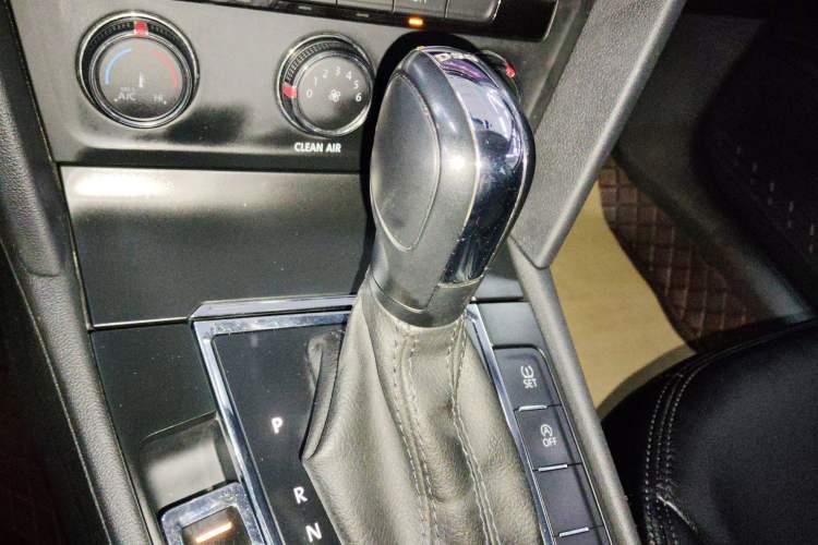 Used Volkswagen Lamando 2021 230TSI DSG Fashion Edition Gear Lever