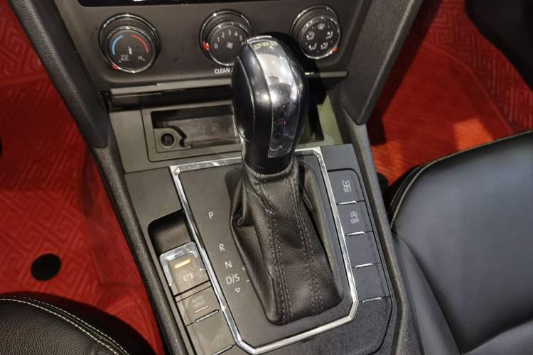 Used Volkswagen Lamando 2021 230TSI DSG Fashion Edition Gear Lever