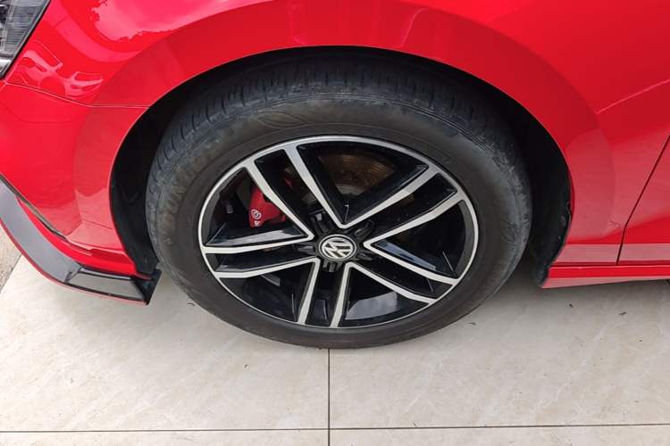 Used Volkswagen Lamando 2021 280TSI DSG Comfort Edition Left Front Wheel Hub