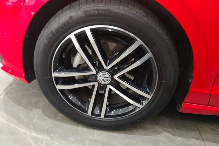Used Volkswagen Lamando 2021 280TSI DSG Comfort Edition Left Front Wheel Hub