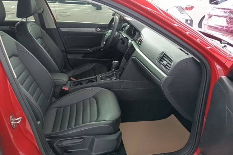 Used Volkswagen Lamando 2021 280TSI DSG Comfort Edition Right Front Seat