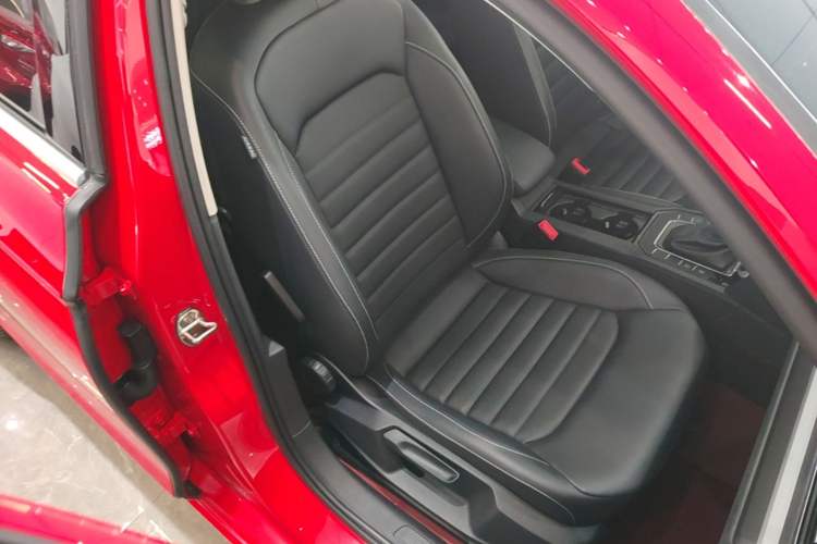 Used Volkswagen Lamando 2021 280TSI DSG Comfort Edition Right Front Seat