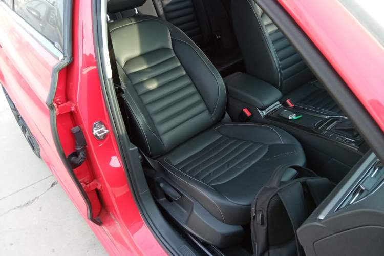 Used Volkswagen Lamando 2021 280TSI DSG Comfort Edition Right Front Seat