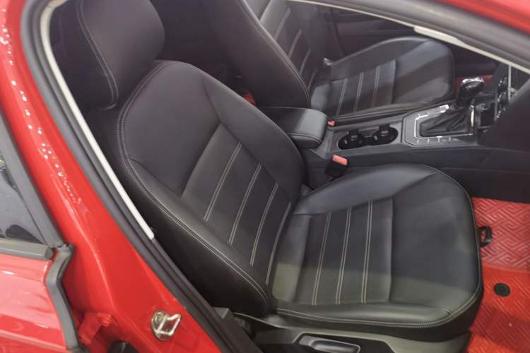 Used Volkswagen Lamando 2021 230TSI DSG Fashion Edition Right Front Seat
