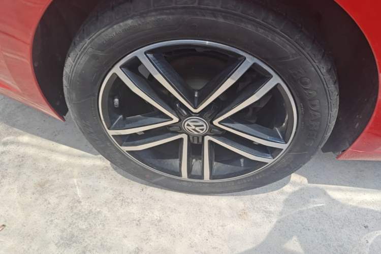 Used Volkswagen Lamando 2021 280TSI DSG Luxury Phantom Edition Right Rear Wheel Hub