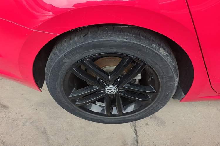 Used Volkswagen Lamando 2021 Revised Version 280TSI DSG Comfort Edition Right Rear Wheel Hub